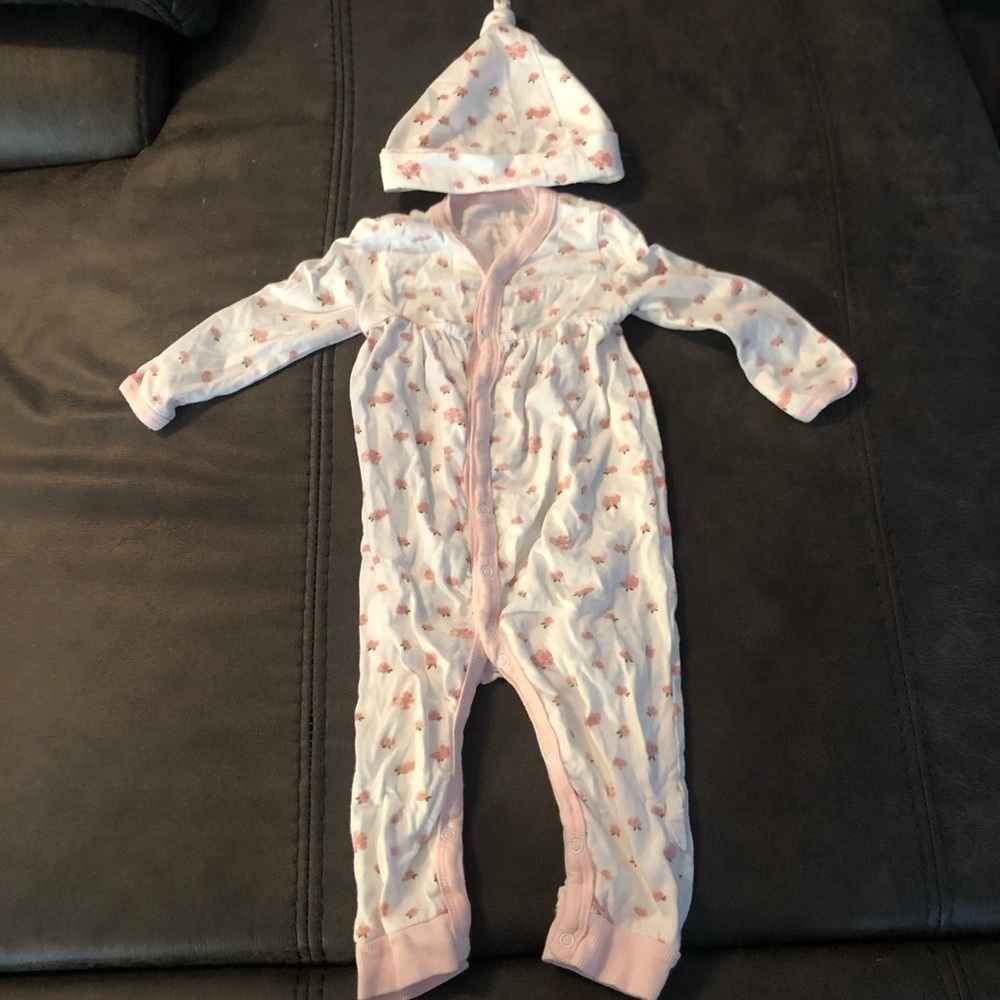 Burt’s Bees Footless Sleeper and Matching Hat